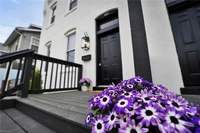 Building Photo - 412 W 29th St