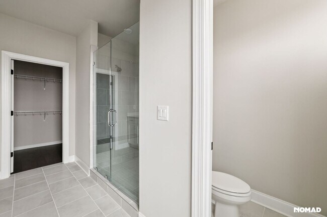 Building Photo - Stunning 4BR Townhome in Alpharetta