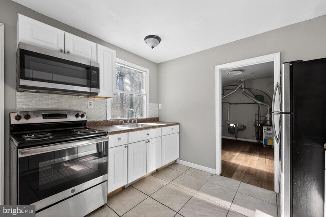 Building Photo - 17 Bonnie Ln