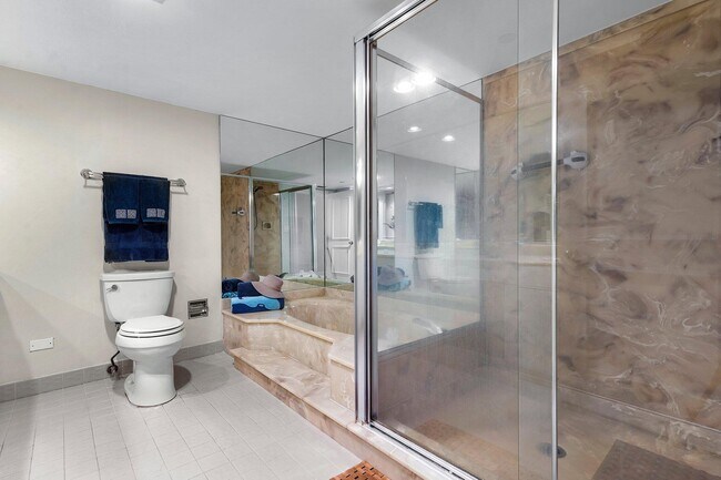 Building Photo - 5080 N Ocean Dr