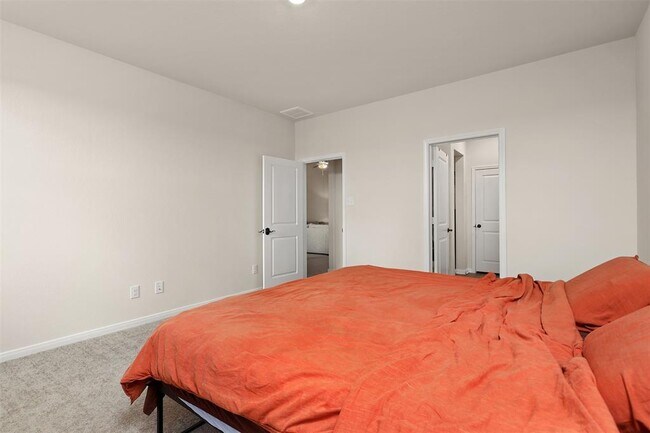 Building Photo - 14213 Freeboard Dr