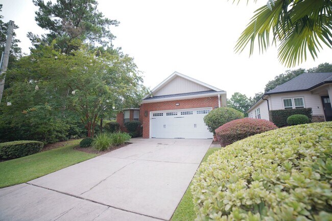 Building Photo - 3 Bed / 2 Bath with 2 Car Garage in NW