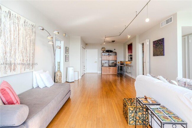 Building Photo - 5700 Collins Ave