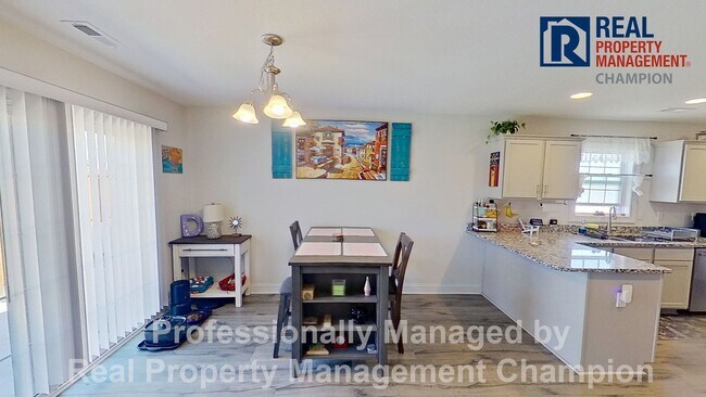 Building Photo - 4 BD/2 BA Single Story Home on Large Corner Lot w/Fenced Back Yard