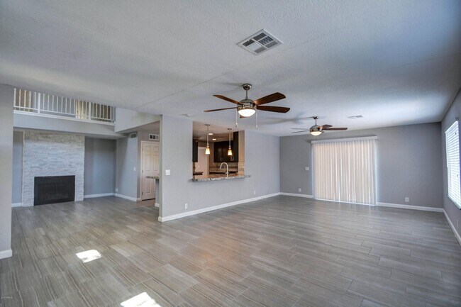Building Photo - Offering 3 spacious bedrooms, 2.5 baths, l...