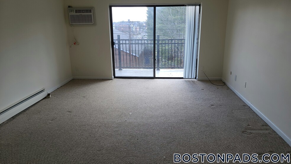 Building Photo - 24 Whites Ave