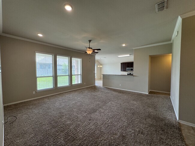 Building Photo - 5611 Markham Dr