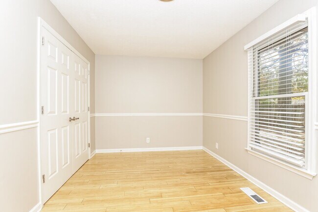 Building Photo - 116 Hermitage Dr