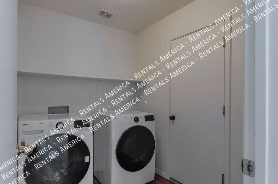 Building Photo - 3206 W Calle De Manzanillo