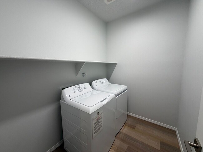 Building Photo - 2 Bedroom Single Story New Build in Mesa Del Sol Near Netflix Studios!