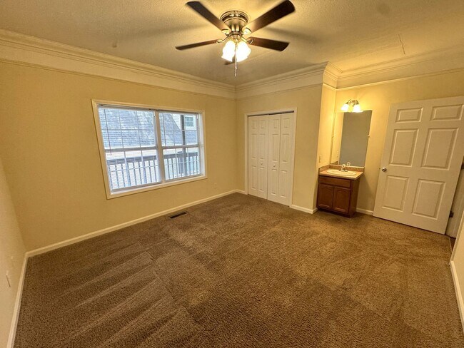 Building Photo - 4br House FOR RENT - less than 1 mile from campus - FALL 2026 PRELEASE