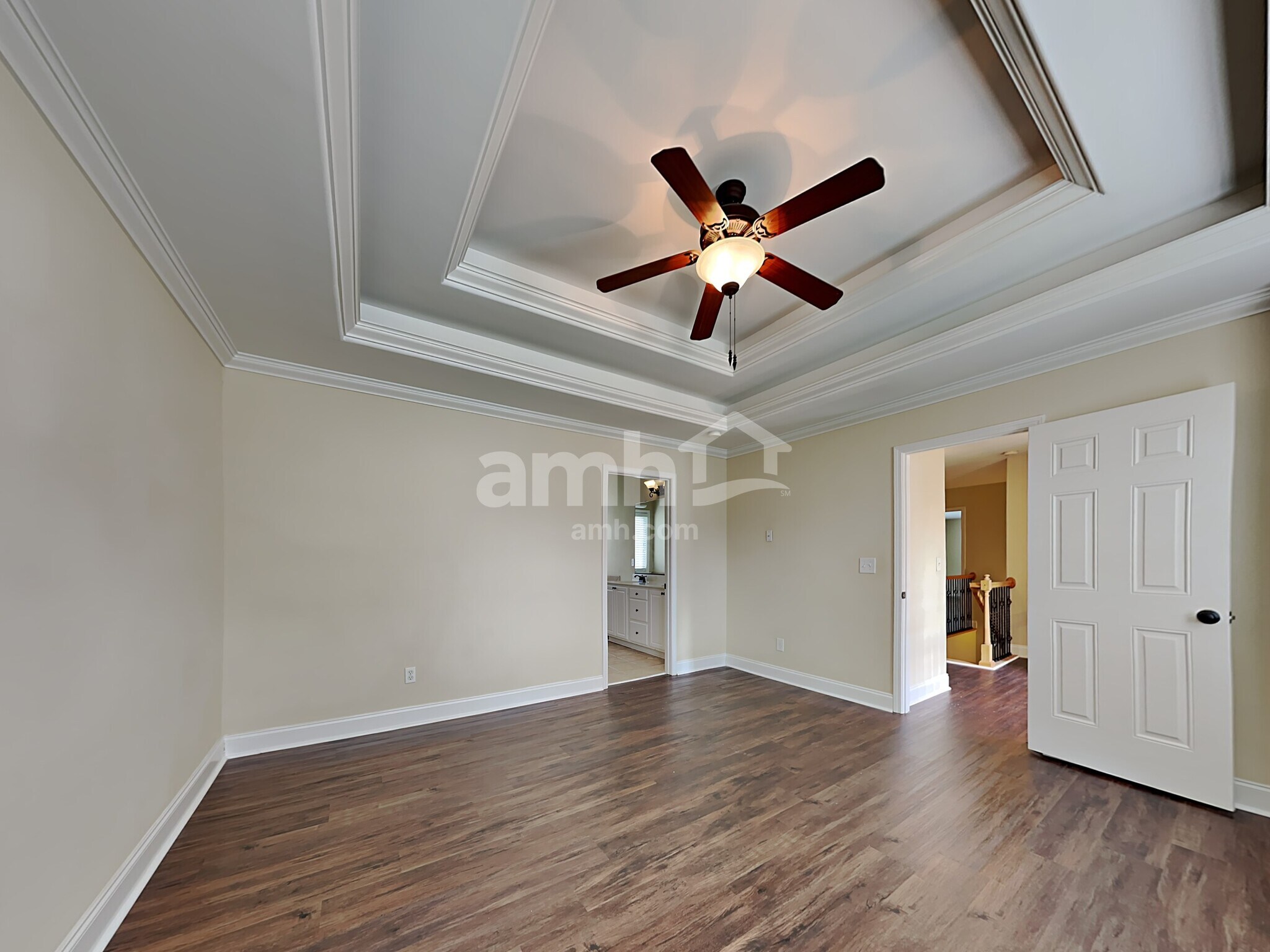 Building Photo - 483 Quick Silver Dr