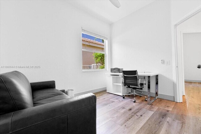 Building Photo - 830 Lavender Cir