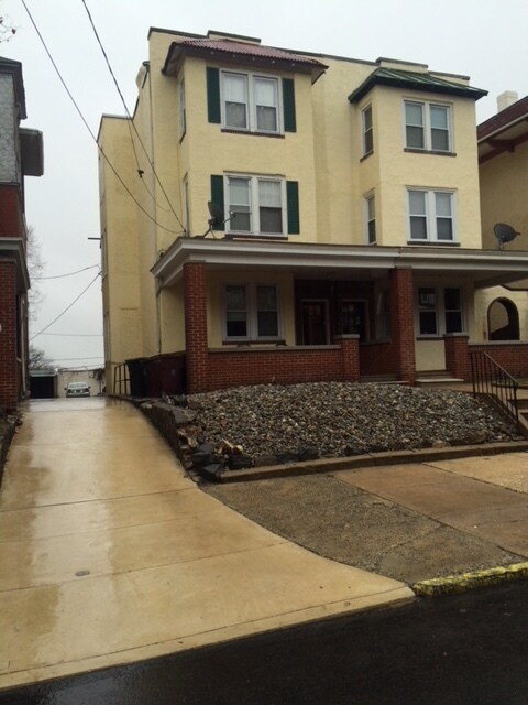 Front Porch - 810 North Harrison Street