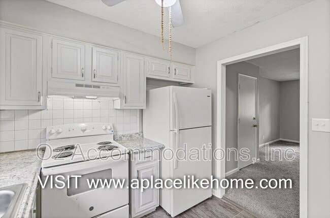 Building Photo - 1606 N 63 Pl
