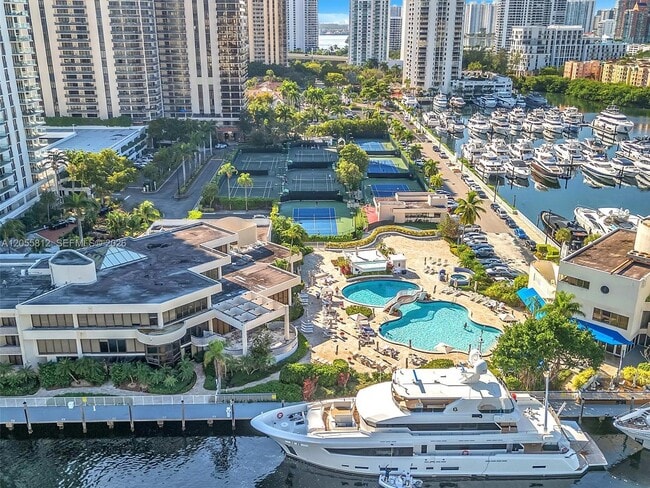 Building Photo - 19707 Turnberry Way