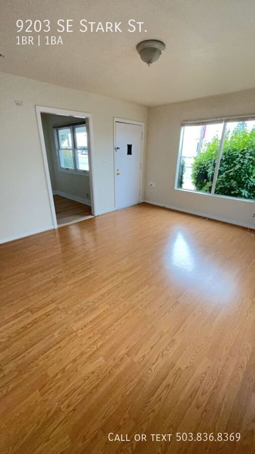 Building Photo - Cozy 1-Bedroom Duplex with Parking & Share...