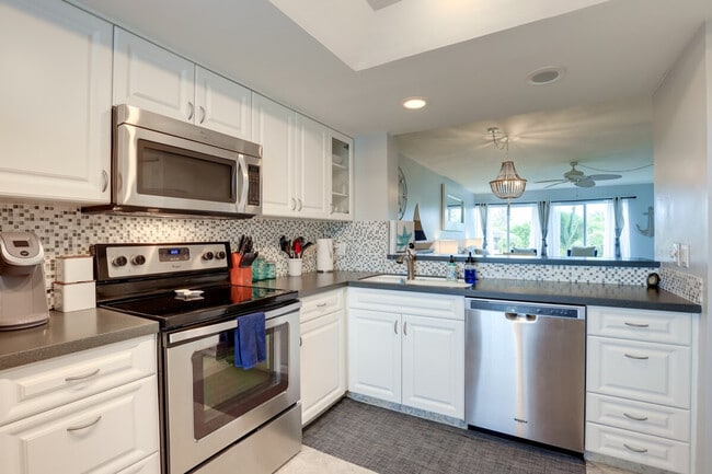 Building Photo - 2400 S Ocean Dr