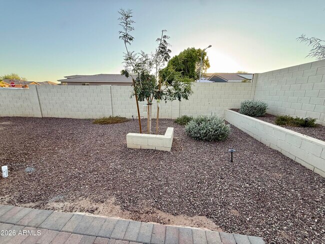 Building Photo - 15238 W Custer Ln