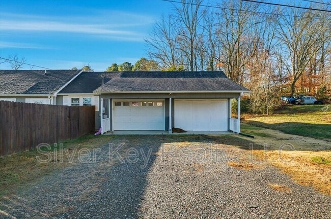 Building Photo - 129 Co Rd 71