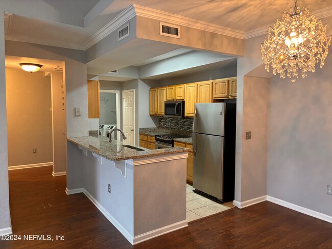 Building Photo - 10075 GATE N Pky