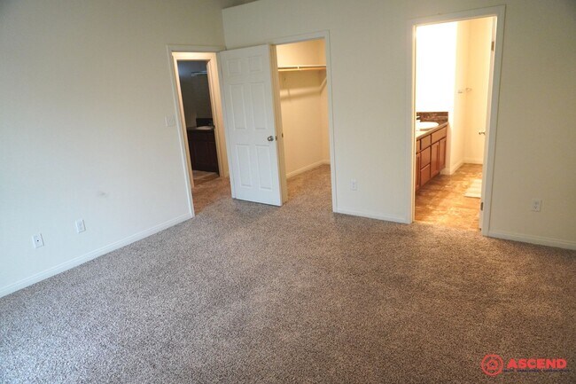 Building Photo - Beautiful Home Located in the Southeast!