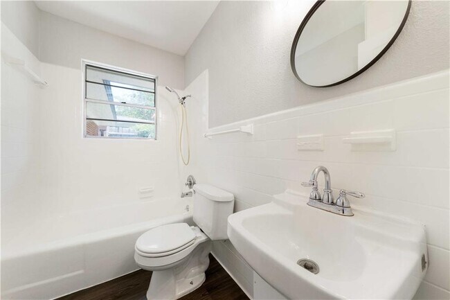 Building Photo - 1903 S 19th St