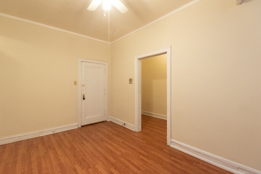 Building Photo - 2825 N Burling St