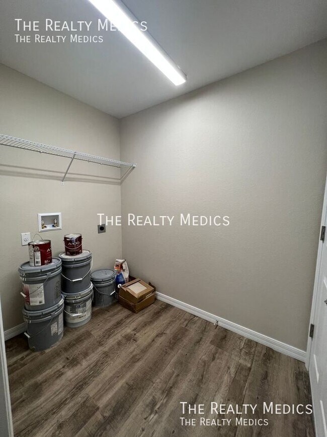 Building Photo - 14635 SW 25th Terrace