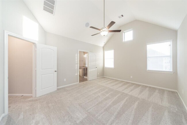 Building Photo - 5550 Sallow Bay Ln