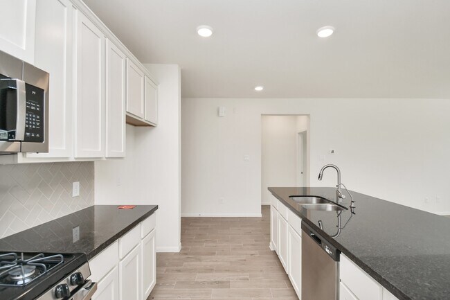 Building Photo - 304311 Crystal Strm Ln