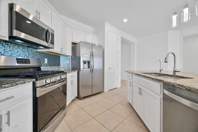 Building Photo - 20819 N 40th Dr