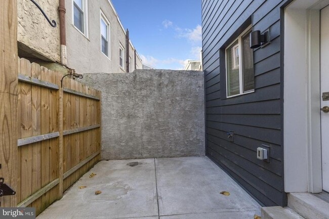 Building Photo - 912 Ellsworth St