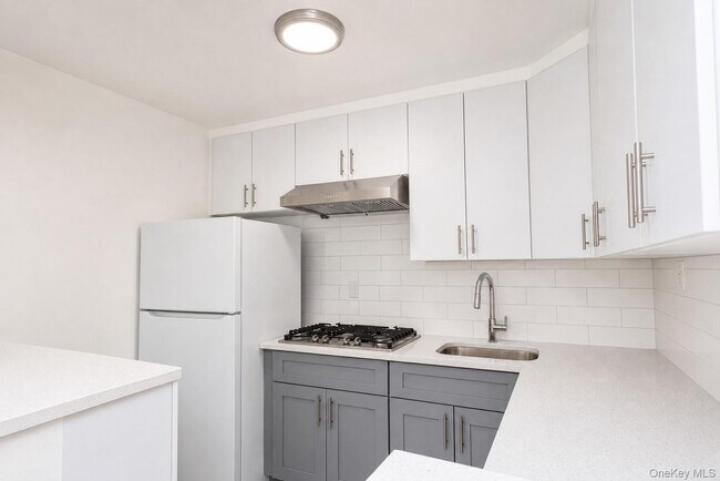 Building Photo - 42-26 81st St