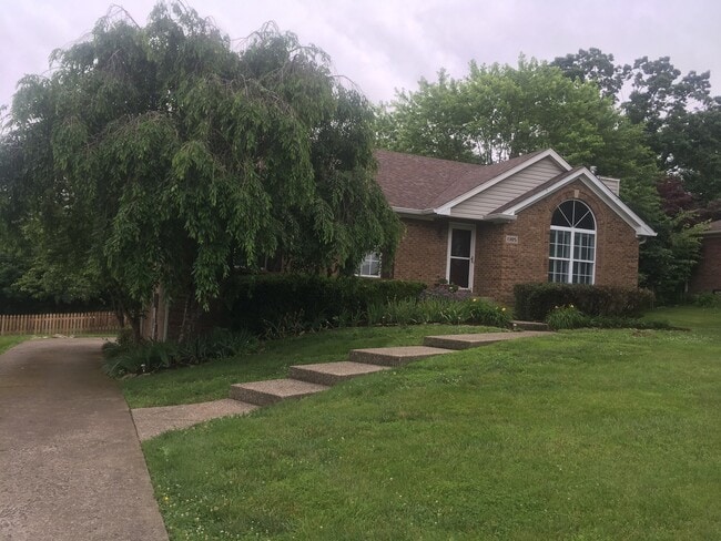 Building Photo - Beautiful 3Bd/2.5 Bath Goshen Woods Property