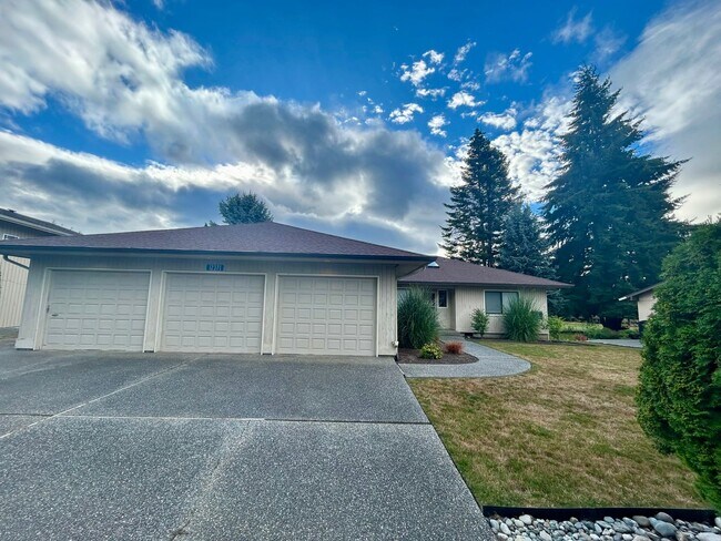 Building Photo - 12371 Rainier Dr