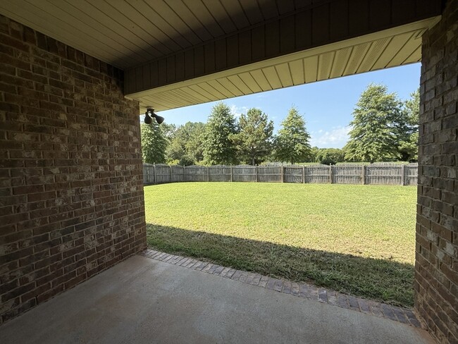 Building Photo - 246 Fields Pond Dr