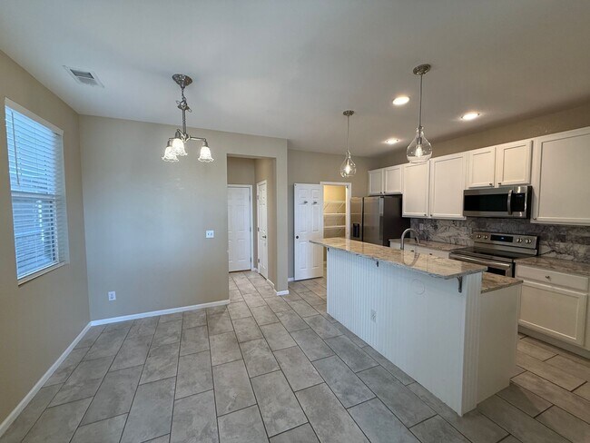 Building Photo - Modern 3-Bedroom Home with Stylish Upgrades