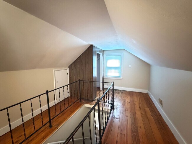 Building Photo - 825 Parkway Dr