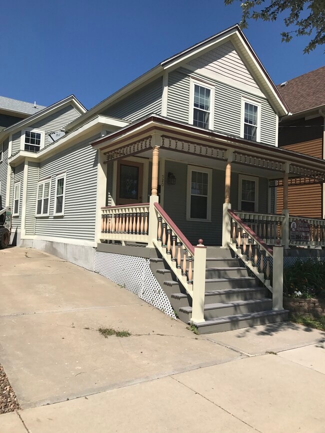 Building Photo - 520 E Johnson St