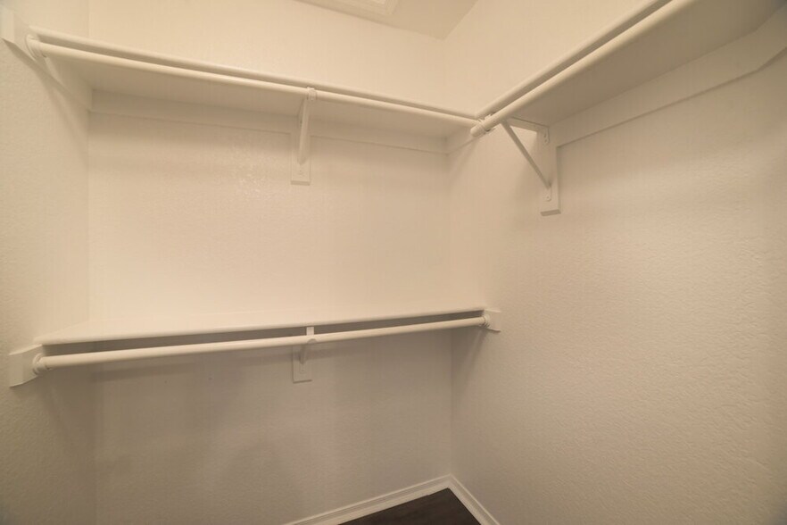 Building Photo - 8556 W Ocotillo Rd
