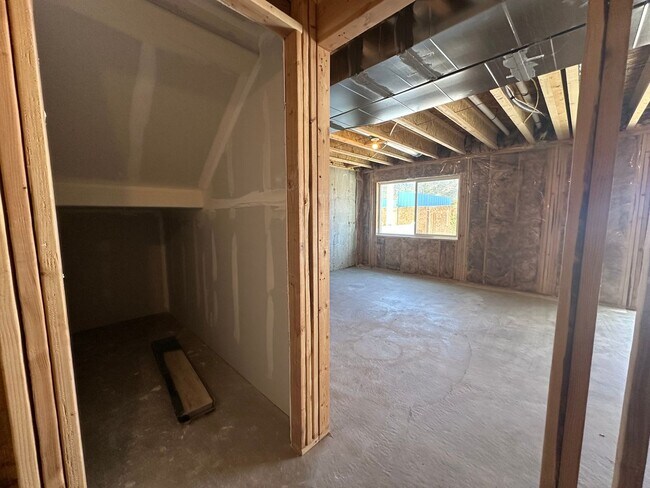 Building Photo - 5280 Acacia Dr
