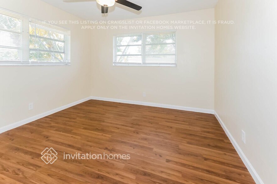 Building Photo - 1154 SW 27th Ave