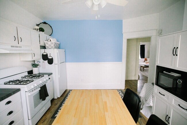 Building Photo - 1011 Forest Park Blvd NW