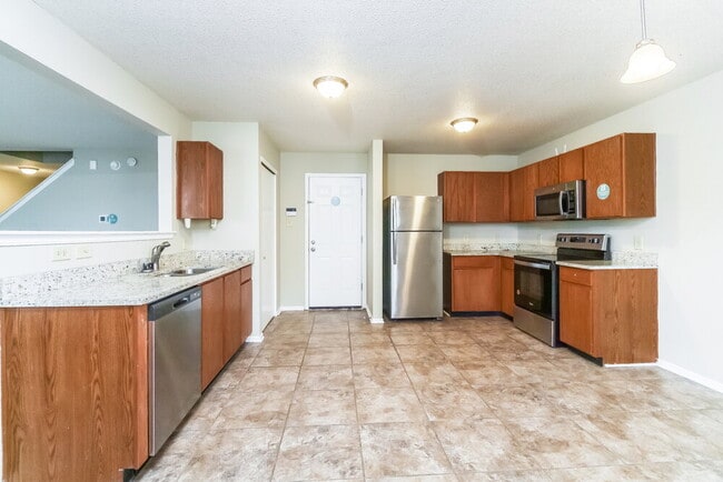 Building Photo - 2832 Ludwig Dr