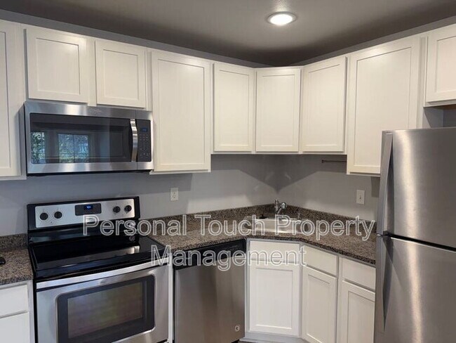 Building Photo - 808 7th Ave S