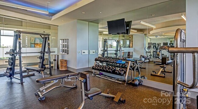 Building Photo - 4300 Sharon Rd