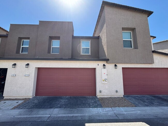 Building Photo - 6173 Hibiscus Gdn St
