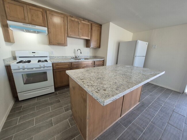 Building Photo - 3 Bedroom 1 Bath House