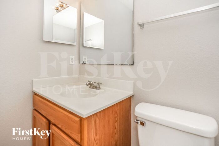 Building Photo - 12612 Lake Vista Dr